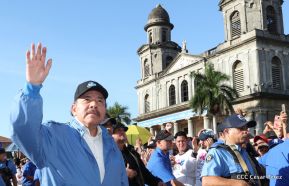 Homenaje al héroe del amor Bismarck Martínez