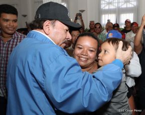 Homenaje al héroe del amor Bismarck Martínez