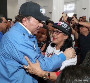 Homenaje al héroe del amor Bismarck Martínez