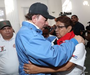 Homenaje al héroe del amor Bismarck Martínez