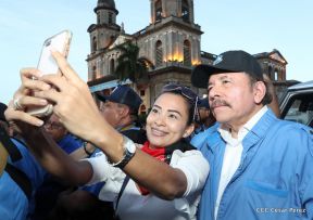 Homenaje al héroe del amor Bismarck Martínez