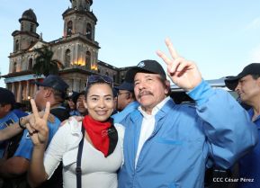Homenaje al héroe del amor Bismarck Martínez