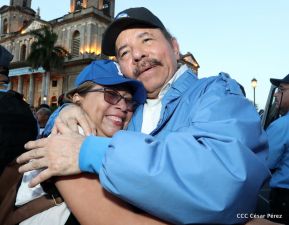 Homenaje al héroe del amor Bismarck Martínez