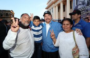 Homenaje al héroe del amor Bismarck Martínez