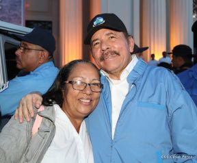 Homenaje al héroe del amor Bismarck Martínez