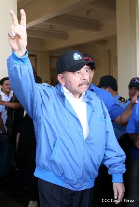 Homenaje al héroe del amor Bismarck Martínez