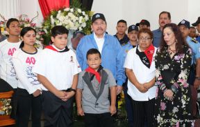 Homenaje al héroe del amor Bismarck Martínez