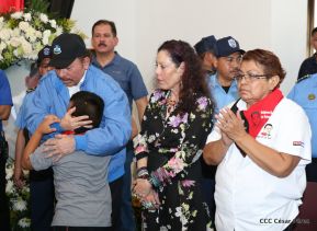 Homenaje al héroe del amor Bismarck Martínez