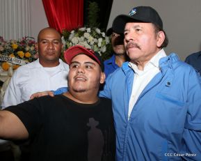 Homenaje al héroe del amor Bismarck Martínez