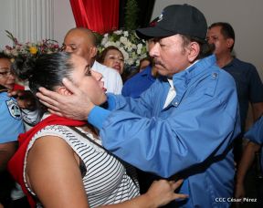 Homenaje al héroe del amor Bismarck Martínez