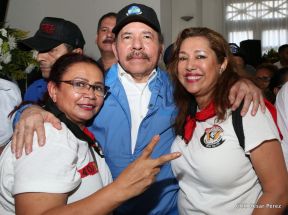 Homenaje al héroe del amor Bismarck Martínez