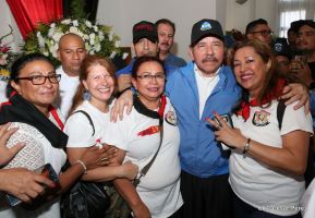 Homenaje al héroe del amor Bismarck Martínez