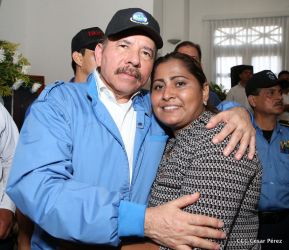 Homenaje al héroe del amor Bismarck Martínez