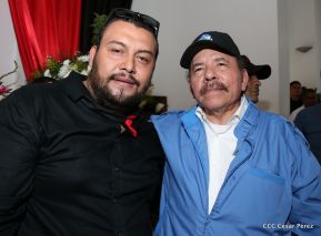 Homenaje al héroe del amor Bismarck Martínez