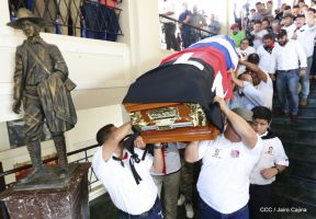 Homenaje al héroe del amor Bismarck Martínez