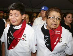 Homenaje al héroe del amor Bismarck Martínez