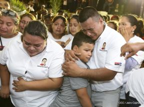 Homenaje al héroe del amor Bismarck Martínez