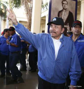 Homenaje al héroe del amor Bismarck Martínez