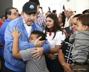 Homenaje al héroe del amor Bismarck Martínez