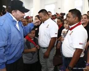 Homenaje al héroe del amor Bismarck Martínez