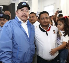 Homenaje al héroe del amor Bismarck Martínez