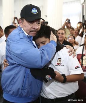 Homenaje al héroe del amor Bismarck Martínez