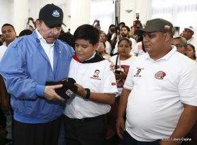 Homenaje al héroe del amor Bismarck Martínez