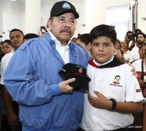 Homenaje al héroe del amor Bismarck Martínez