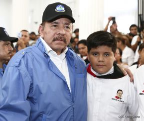 Homenaje al héroe del amor Bismarck Martínez