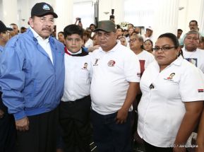 Homenaje al héroe del amor Bismarck Martínez