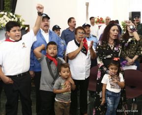 Homenaje al héroe del amor Bismarck Martínez