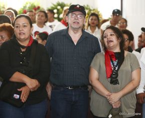 Homenaje al héroe del amor Bismarck Martínez