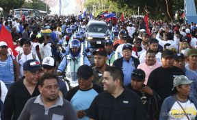 Homenaje al héroe del amor Bismarck Martínez