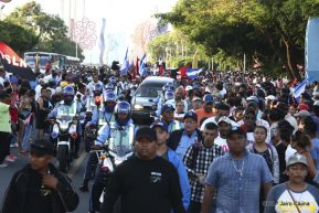 Homenaje al héroe del amor Bismarck Martínez