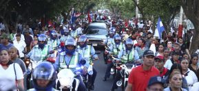 Homenaje al héroe del amor Bismarck Martínez