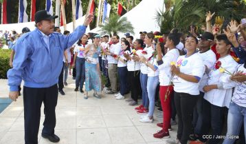 Comandante Carlos Fonseca, aquí estamos siempre luchando por la paz, porque queremos la paz