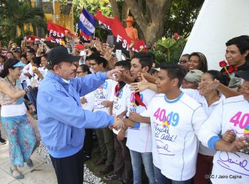 Comandante Carlos Fonseca, aquí estamos siempre luchando por la paz, porque queremos la paz