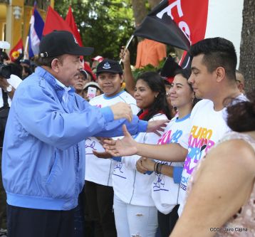 Comandante Carlos Fonseca, aquí estamos siempre luchando por la paz, porque queremos la paz