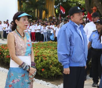 Comandante Carlos Fonseca, aquí estamos siempre luchando por la paz, porque queremos la paz