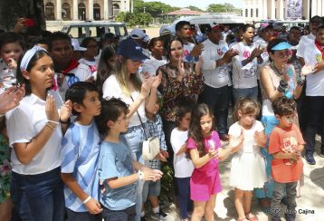 Comandante Carlos Fonseca, aquí estamos siempre luchando por la paz, porque queremos la paz