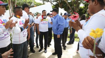 Comandante Carlos Fonseca, aquí estamos siempre luchando por la paz, porque queremos la paz