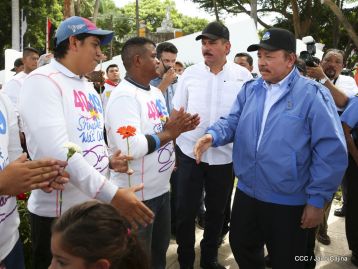Comandante Carlos Fonseca, aquí estamos siempre luchando por la paz, porque queremos la paz
