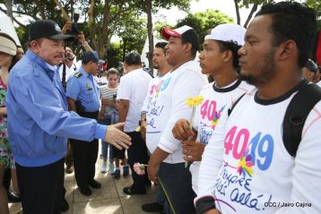Comandante Carlos Fonseca, aquí estamos siempre luchando por la paz, porque queremos la paz