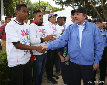 Comandante Carlos Fonseca, aquí estamos siempre luchando por la paz, porque queremos la paz