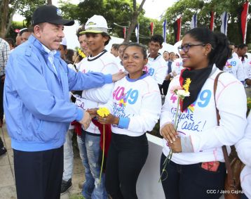 Comandante Carlos Fonseca, aquí estamos siempre luchando por la paz, porque queremos la paz