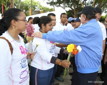 Comandante Carlos Fonseca, aquí estamos siempre luchando por la paz, porque queremos la paz