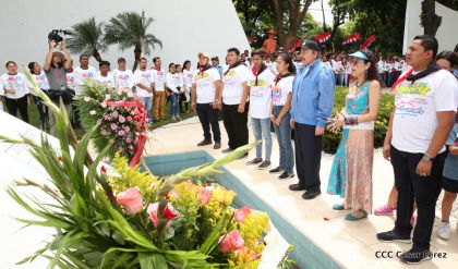 Comandante Carlos Fonseca, aquí estamos siempre luchando por la paz, porque queremos la paz