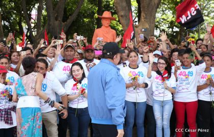 Comandante Carlos Fonseca, aquí estamos siempre luchando por la paz, porque queremos la paz