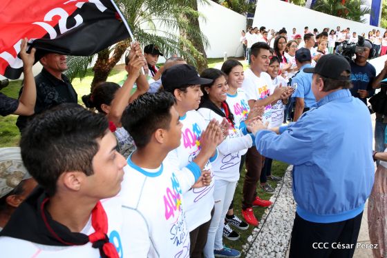 Comandante Carlos Fonseca, aquí estamos siempre luchando por la paz, porque queremos la paz