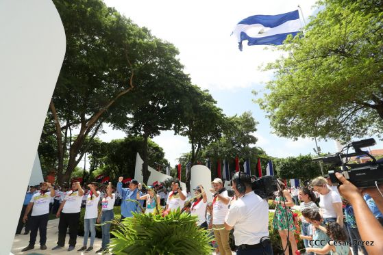 Comandante Carlos Fonseca, aquí estamos siempre luchando por la paz, porque queremos la paz